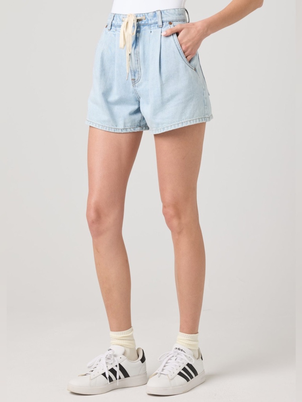 BLANKNYC DENIM SAND WALK SHORT Size 27